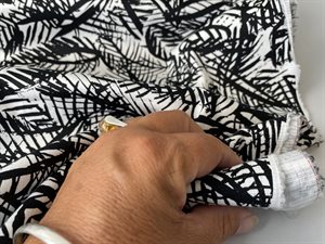 Fastvævet bomuld - hvid med sort mønster